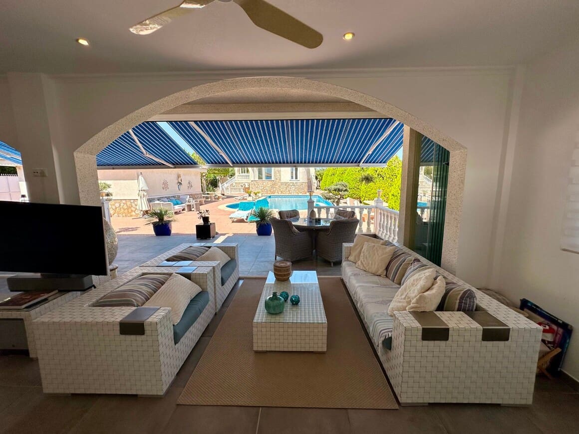 6 soveværelse Villa til salg i Rojales med swimmingpool garage - € 845.000 (Ref: 10172622)