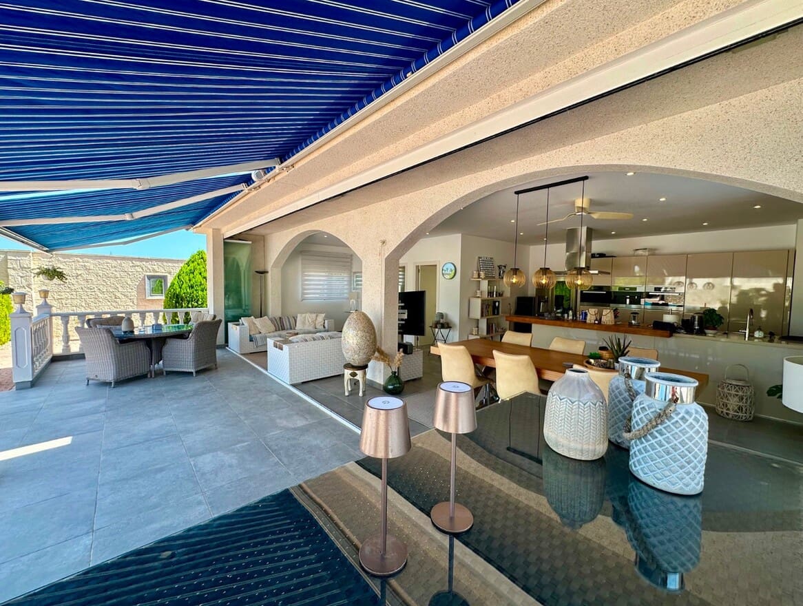 6 soveværelse Villa til salg i Rojales med swimmingpool garage - € 845.000 (Ref: 10172622)