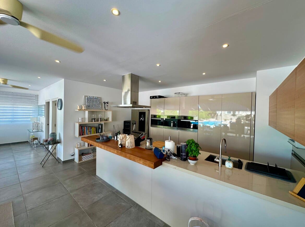 6 soveværelse Villa til salg i Rojales med swimmingpool garage - € 845.000 (Ref: 10172622)