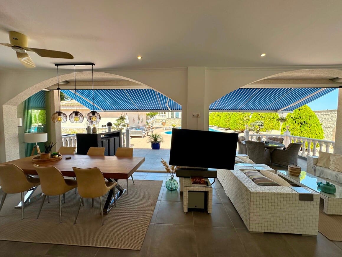 6 soveværelse Villa til salg i Rojales med swimmingpool garage - € 845.000 (Ref: 10172622)