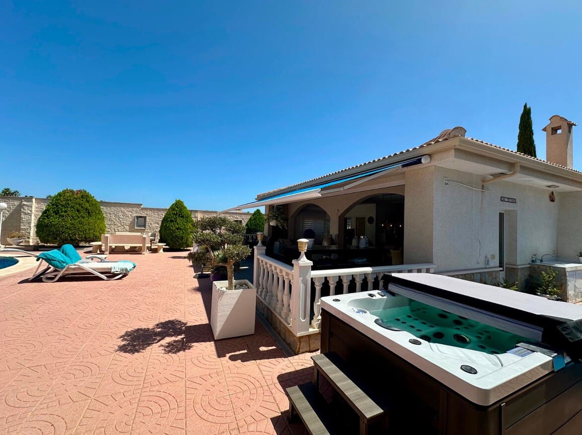 6 soveværelse Villa til salg i Rojales med swimmingpool garage - € 845.000 (Ref: 10172622)