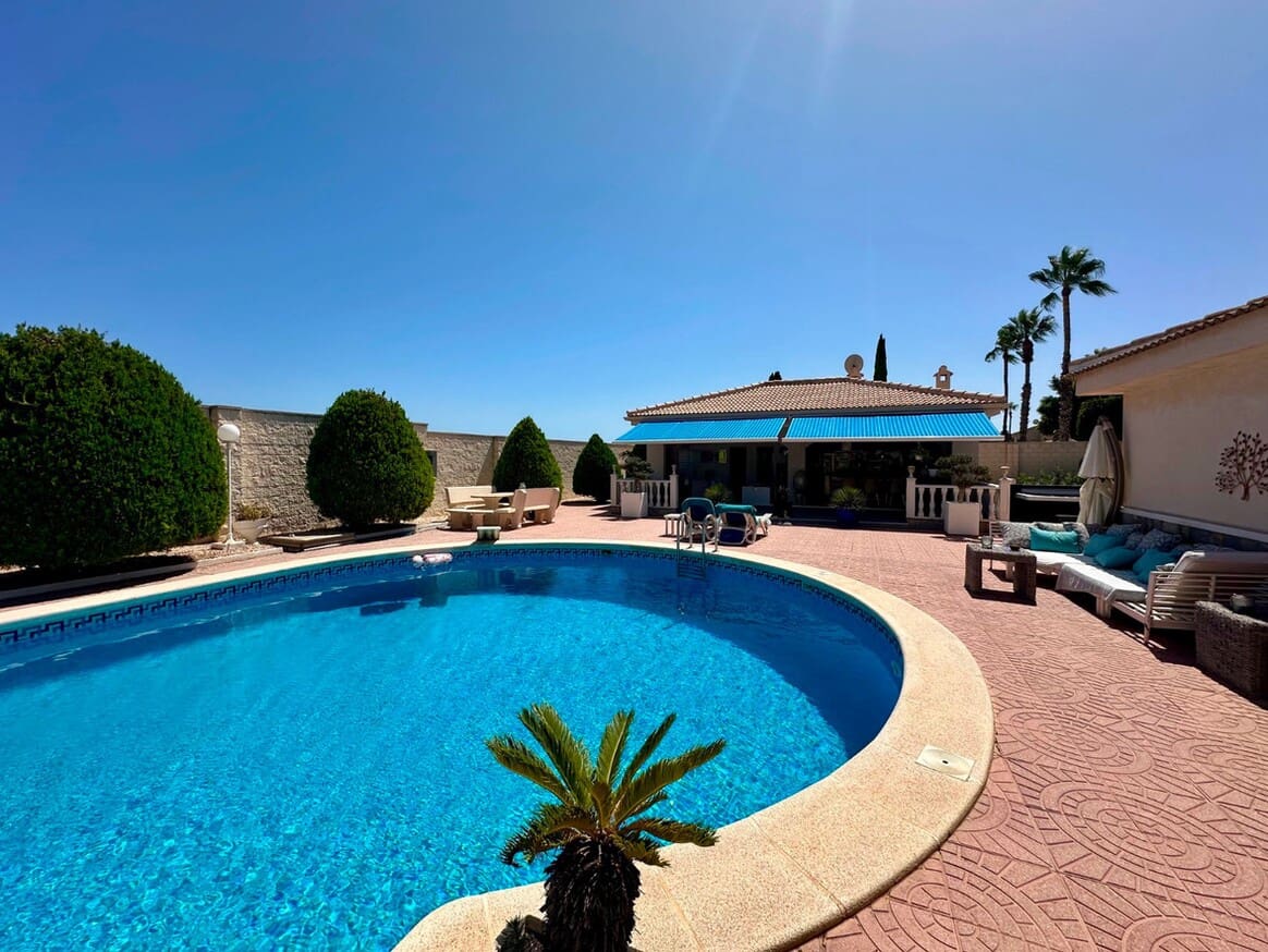 6 soveværelse Villa til salg i Rojales med swimmingpool garage - € 845.000 (Ref: 10172622)