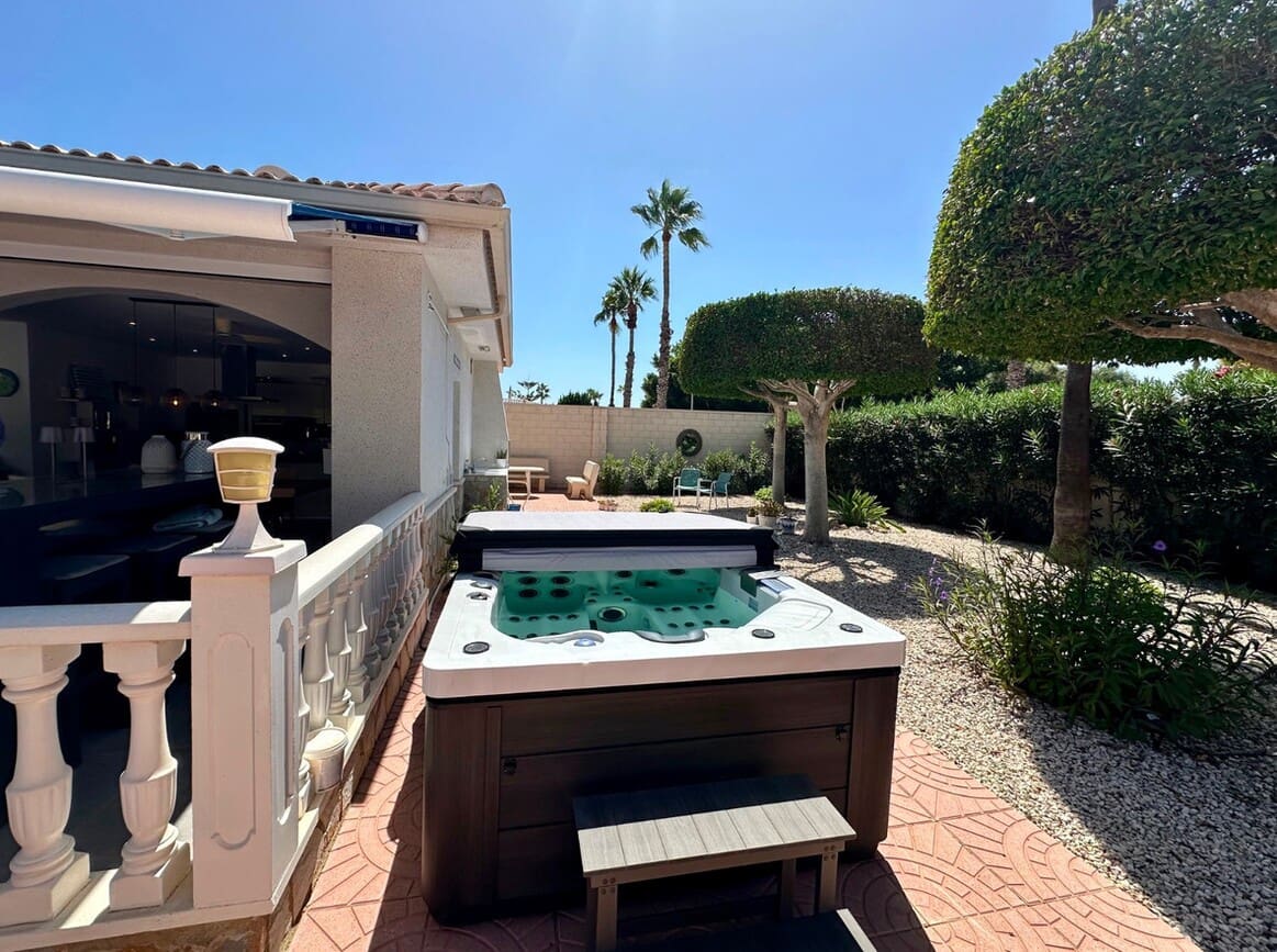 6 soveværelse Villa til salg i Rojales med swimmingpool garage - € 845.000 (Ref: 10172622)