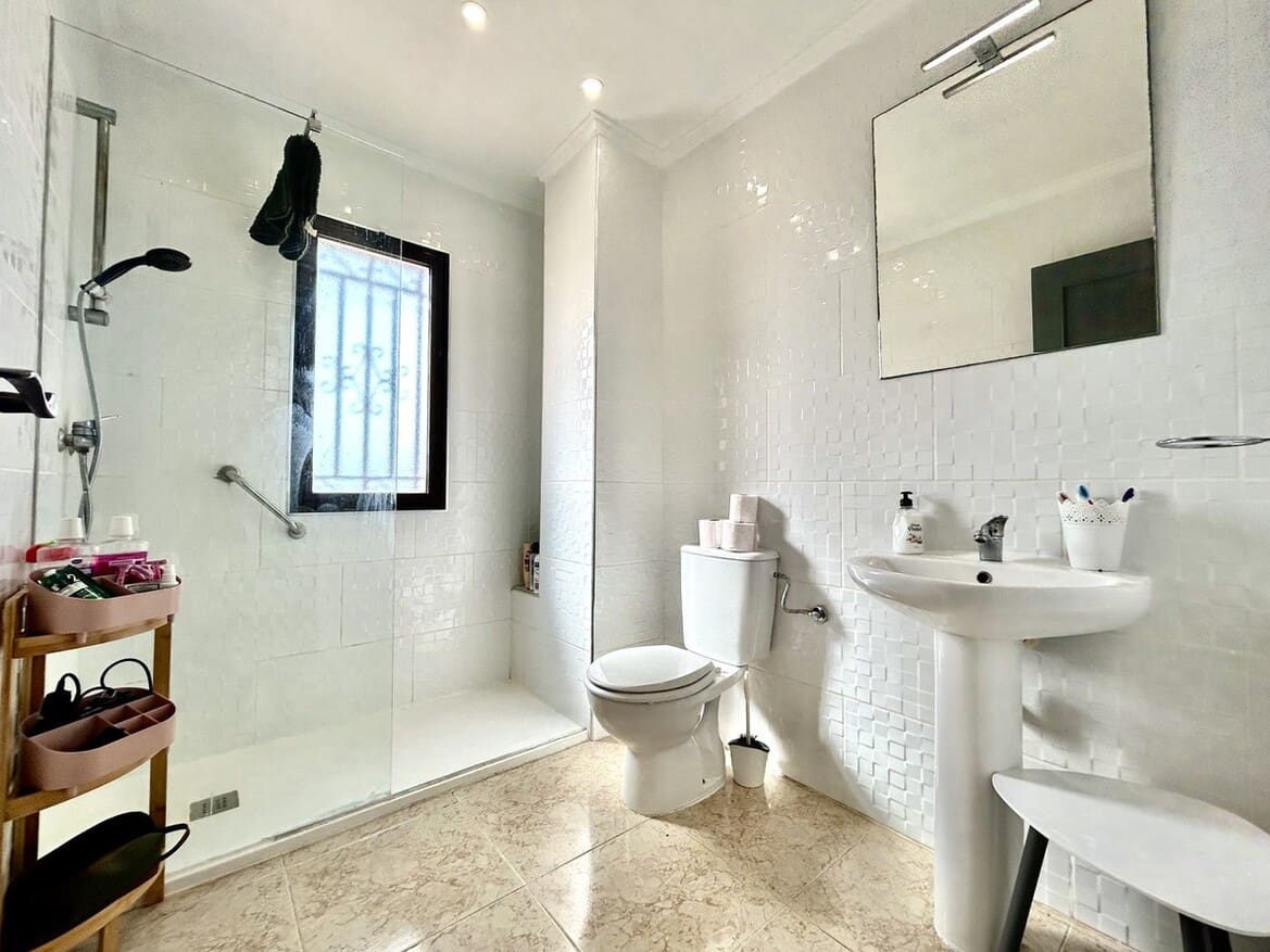 2 bedroom Villa for sale in San Miguel de Salinas with pool garage - € 218,000 (Ref: 10172625)