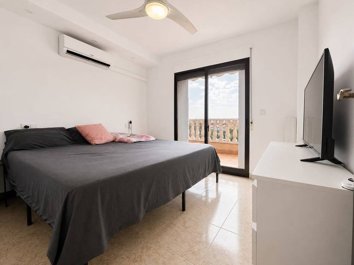 2 bedroom Villa for sale in San Miguel de Salinas with pool garage - € 218,000 (Ref: 10172625)