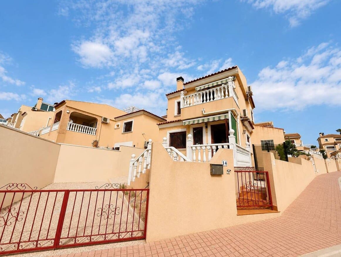 2 bedroom Villa for sale in San Miguel de Salinas with pool garage - € 218,000 (Ref: 10172625)