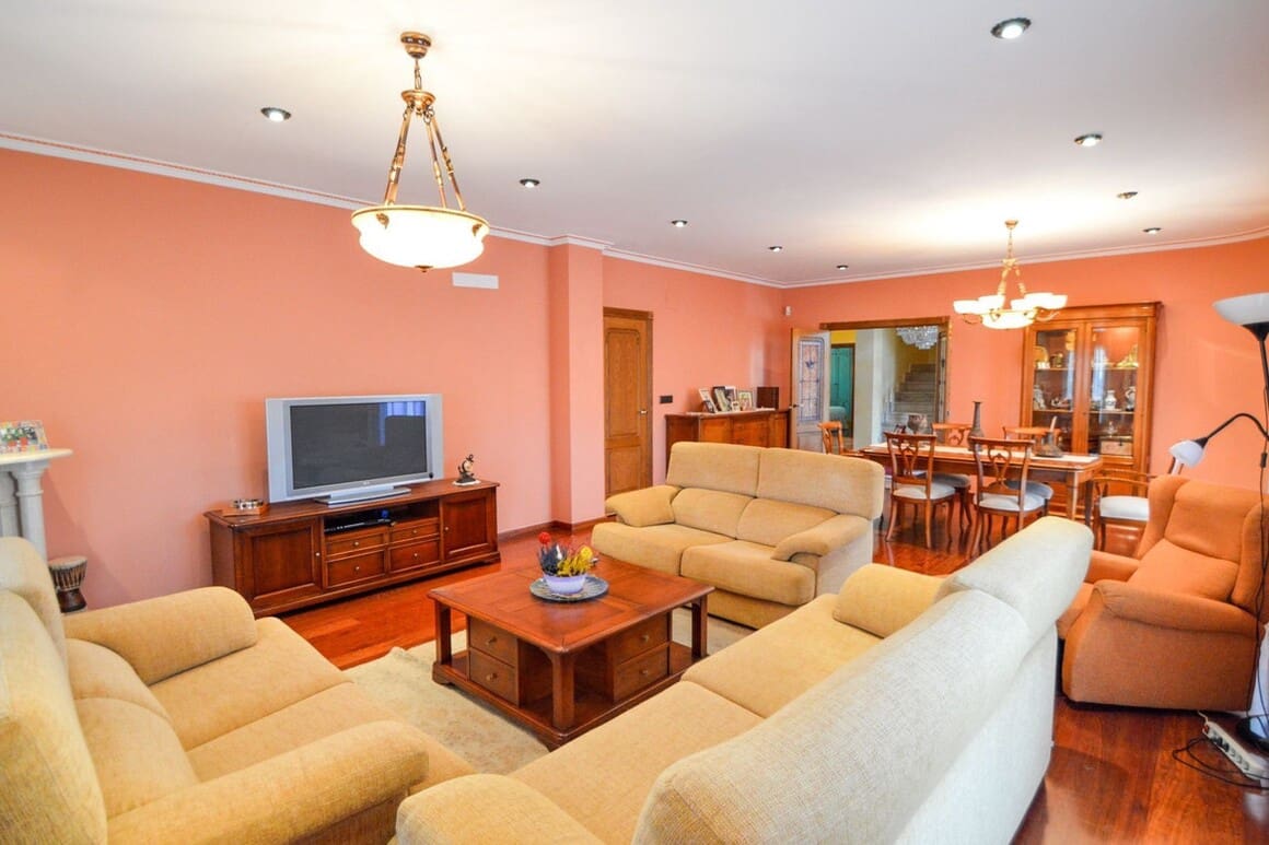 5 sovrum Villa till salu i Orihuela med pool garage - 675 000 € (Ref: 10172626)