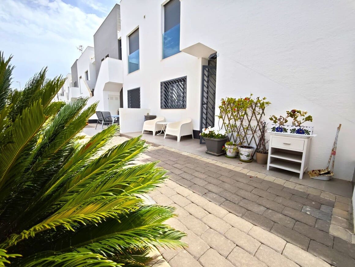 2 bedroom Apartment for sale in La Zenia with pool garage - € 267,500 (Ref: 10172627)