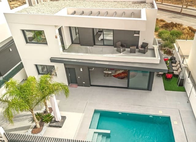 4 bedroom Villa for sale in Algorfa with pool garage - € 580,000 (Ref: 10172628)