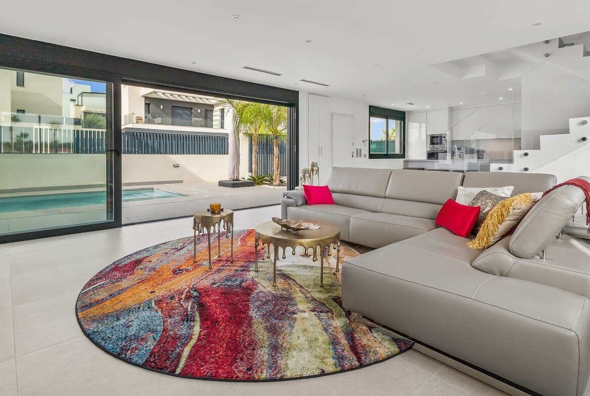 4 bedroom Villa for sale in Algorfa with pool garage - € 580,000 (Ref: 10172628)