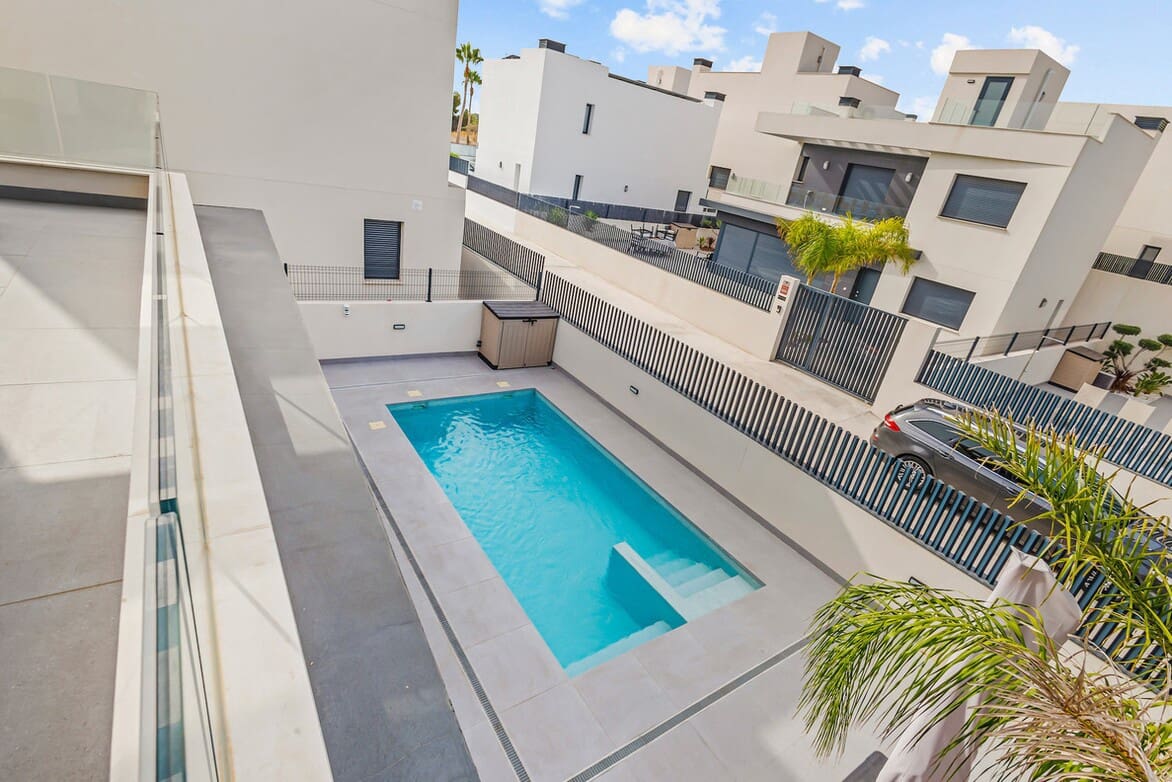 4 bedroom Villa for sale in Algorfa with pool garage - € 580,000 (Ref: 10172628)