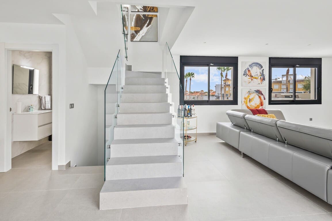 4 bedroom Villa for sale in Algorfa with pool garage - € 580,000 (Ref: 10172628)