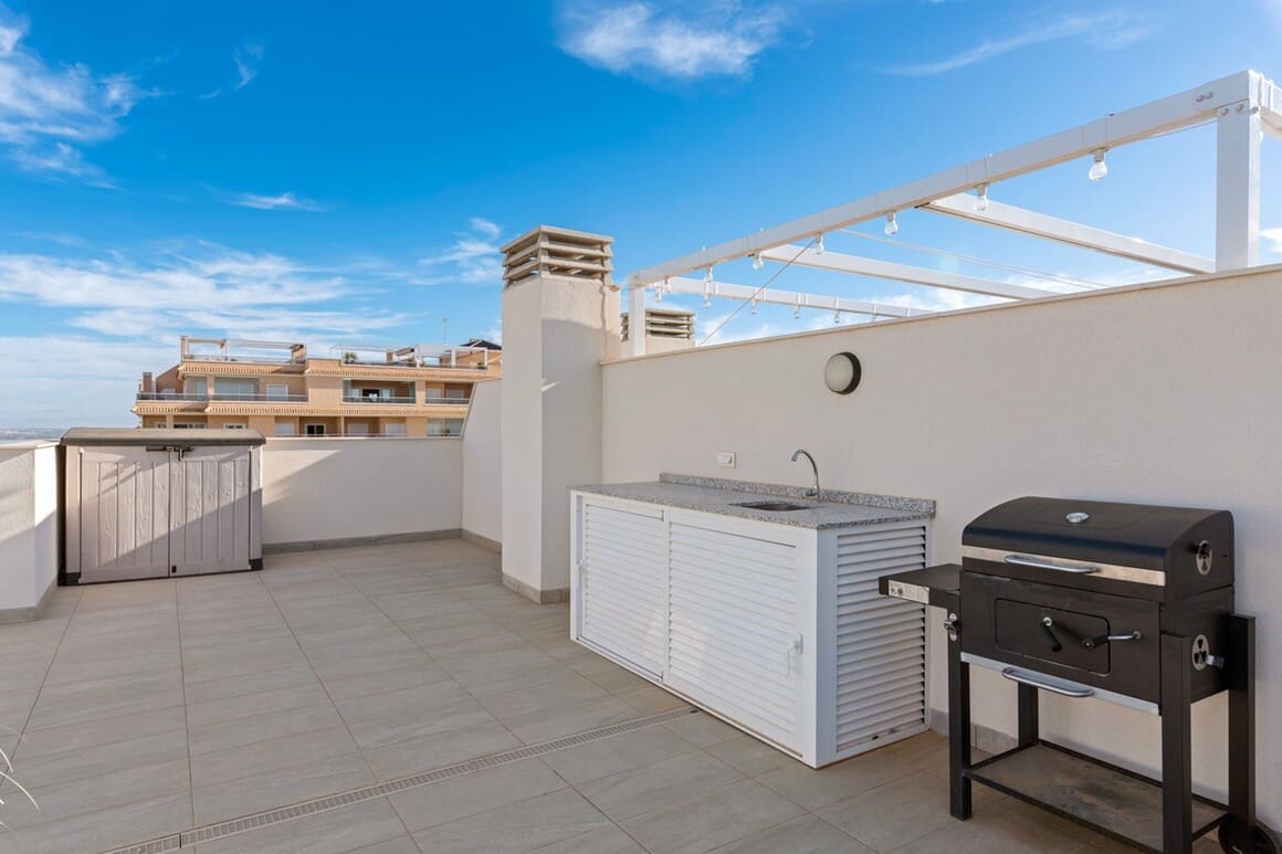 2 slaapkamer Appartement te koop in Orihuela Costa met zwembad garage - € 319.900 (Ref: 10172629)