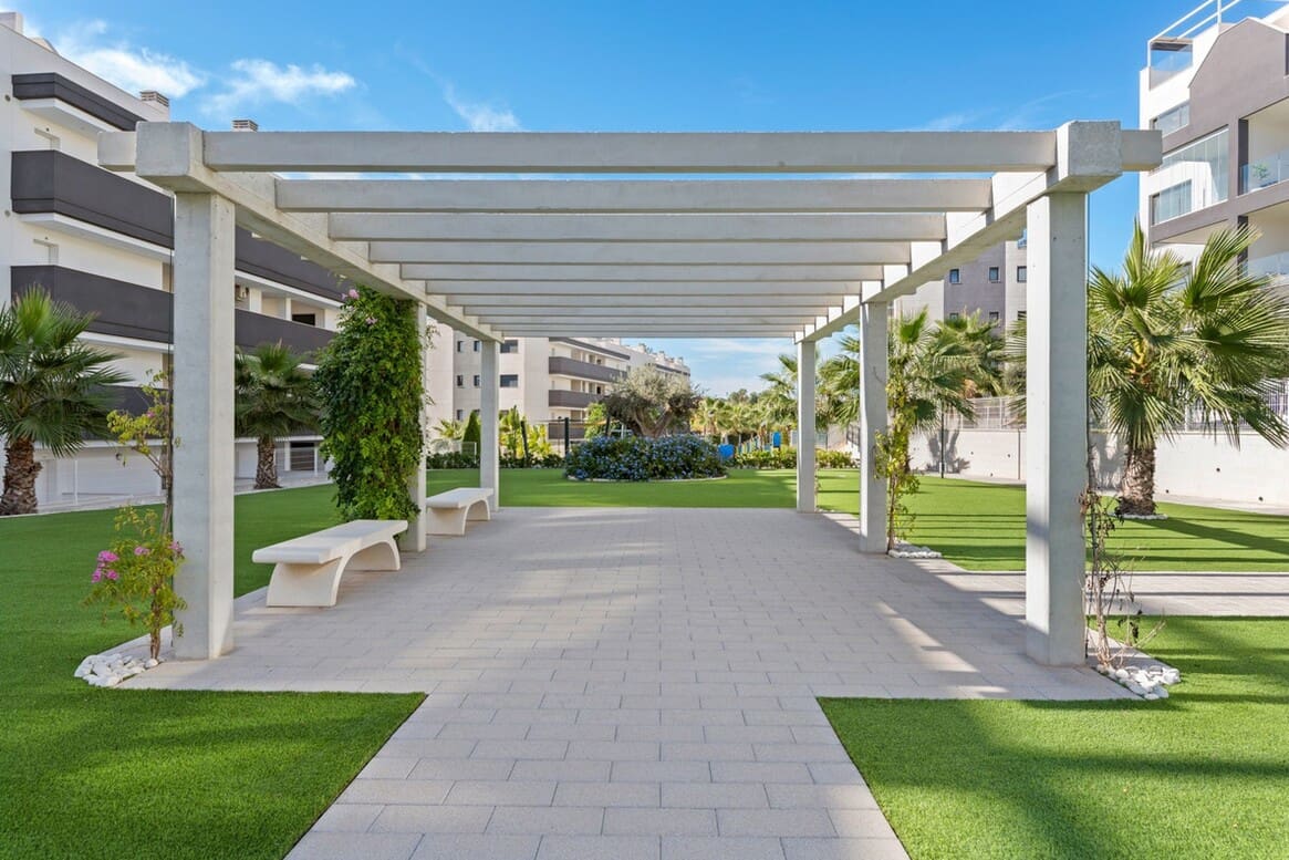 2 slaapkamer Appartement te koop in Orihuela Costa met zwembad garage - € 319.900 (Ref: 10172629)