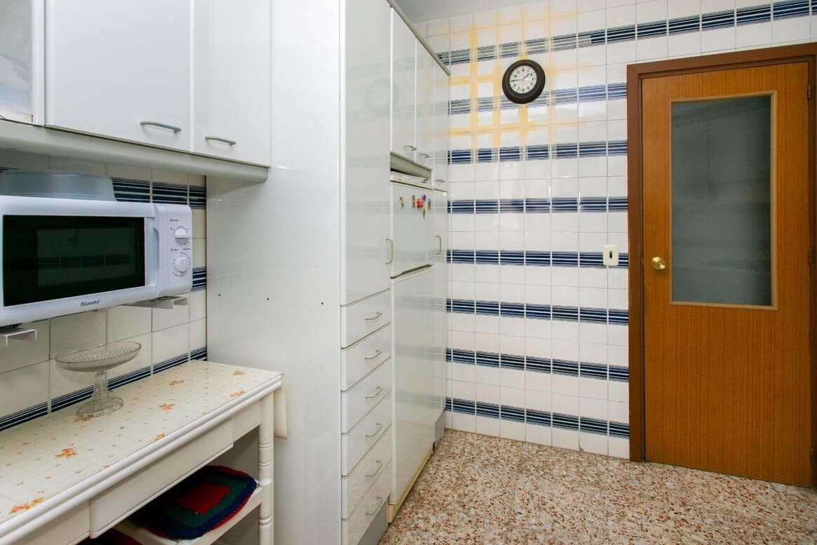 3 bedroom Apartment for sale in Torrevieja - € 190,000 (Ref: 10172631)