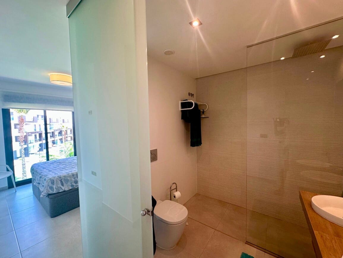 Apartamento de 3 habitaciones en Guardamar del Segura en venta con piscina garaje - 299.995 € (Ref: 10172633)