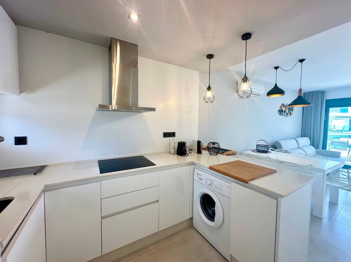Apartamento de 3 habitaciones en Guardamar del Segura en venta con piscina garaje - 299.995 € (Ref: 10172633)