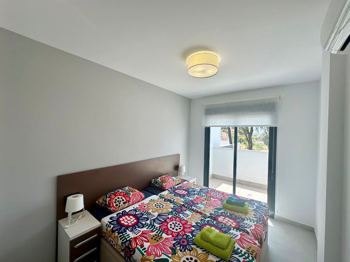 Apartamento de 3 habitaciones en Guardamar del Segura en venta con piscina garaje - 299.995 € (Ref: 10172633)