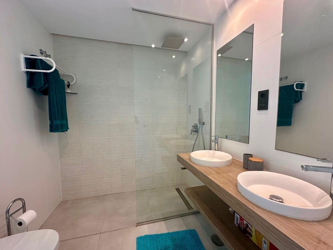 Apartamento de 3 habitaciones en Guardamar del Segura en venta con piscina garaje - 299.995 € (Ref: 10172633)