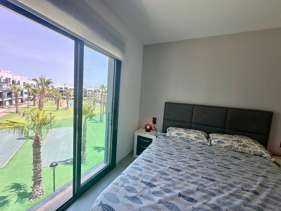 Apartamento de 3 habitaciones en Guardamar del Segura en venta con piscina garaje - 299.995 € (Ref: 10172633)