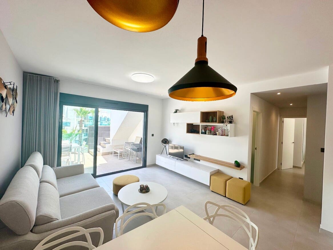 Apartamento de 3 habitaciones en Guardamar del Segura en venta con piscina garaje - 299.995 € (Ref: 10172633)