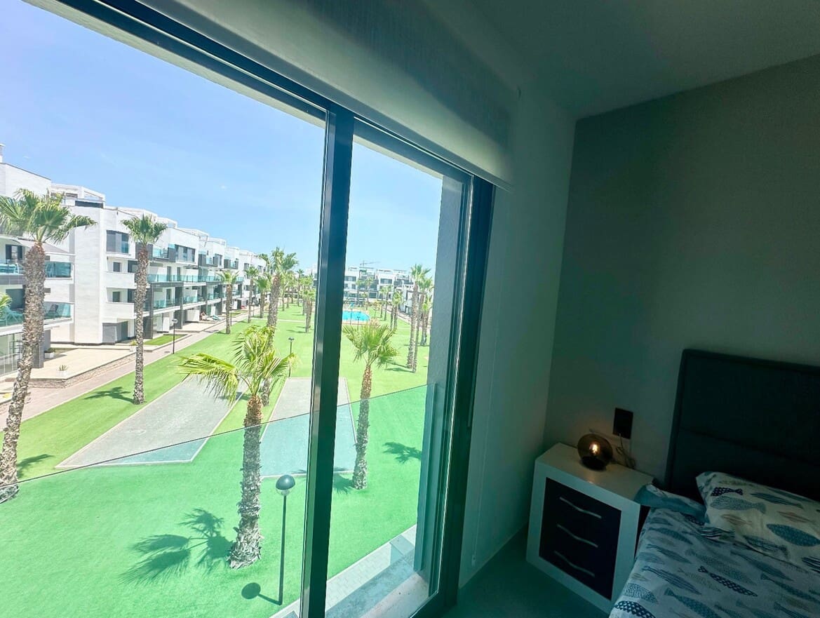 Apartamento de 3 habitaciones en Guardamar del Segura en venta con piscina garaje - 299.995 € (Ref: 10172633)