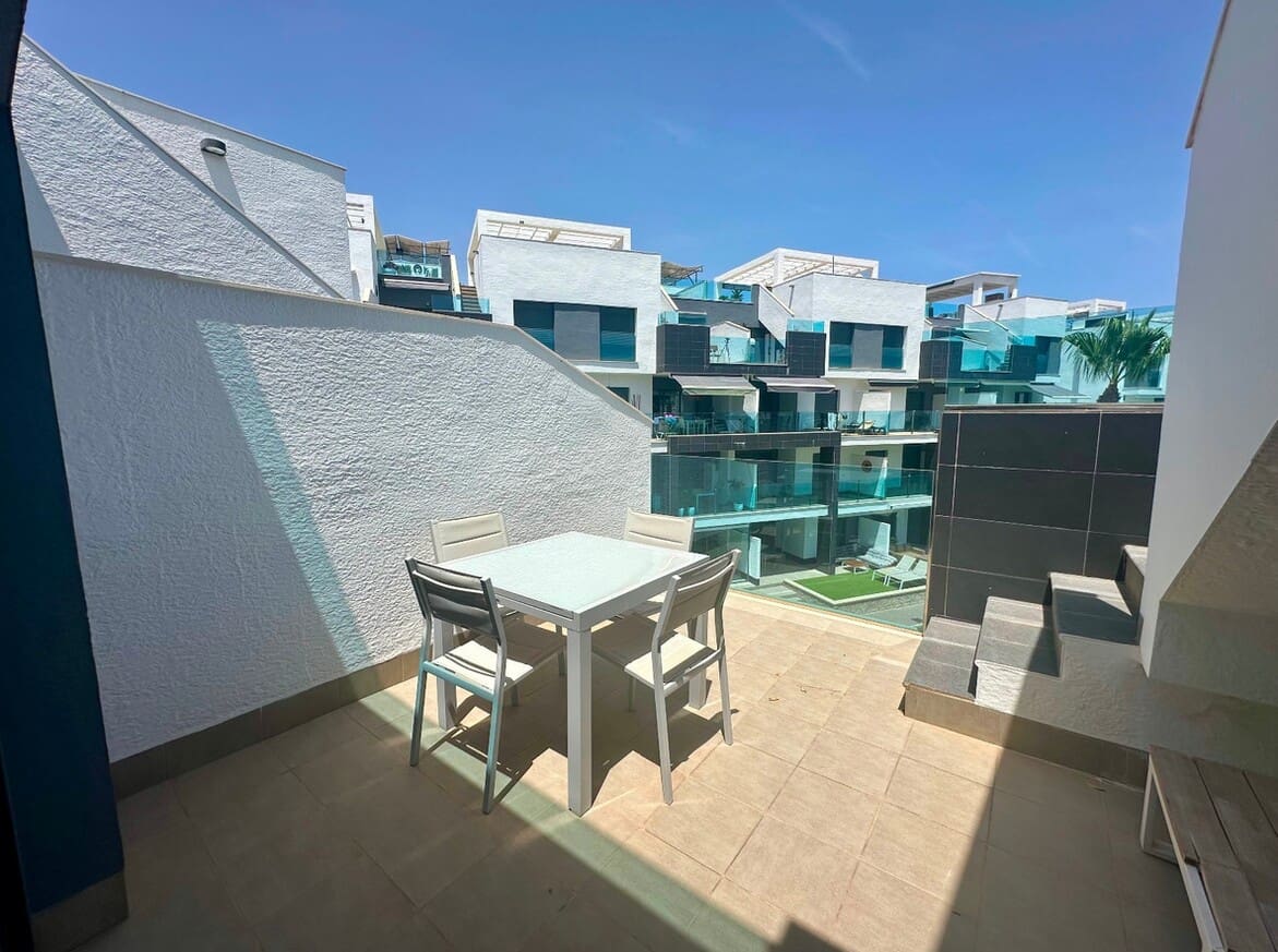 Apartamento de 3 habitaciones en Guardamar del Segura en venta con piscina garaje - 299.995 € (Ref: 10172633)