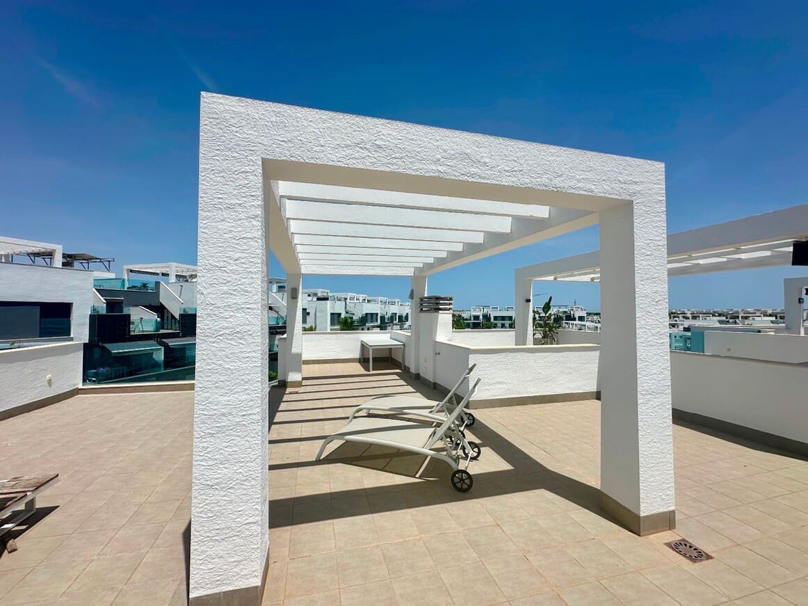 Apartamento de 3 habitaciones en Guardamar del Segura en venta con piscina garaje - 299.995 € (Ref: 10172633)