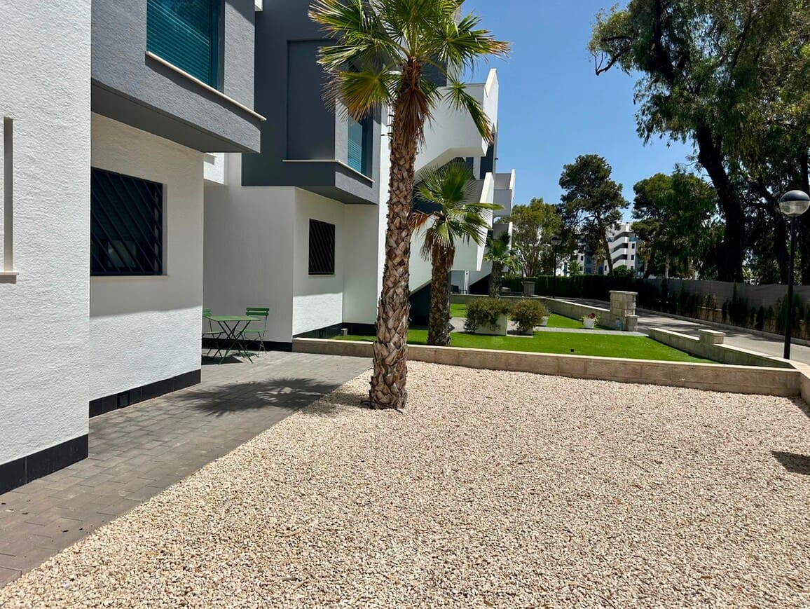 Apartamento de 3 habitaciones en Guardamar del Segura en venta con piscina garaje - 299.995 € (Ref: 10172633)