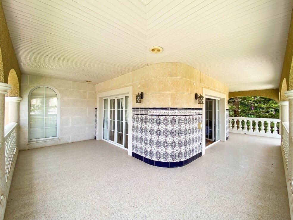 7 bedroom Villa for sale in Orihuela Costa with pool garage - € 1,080,000 (Ref: 10172636)