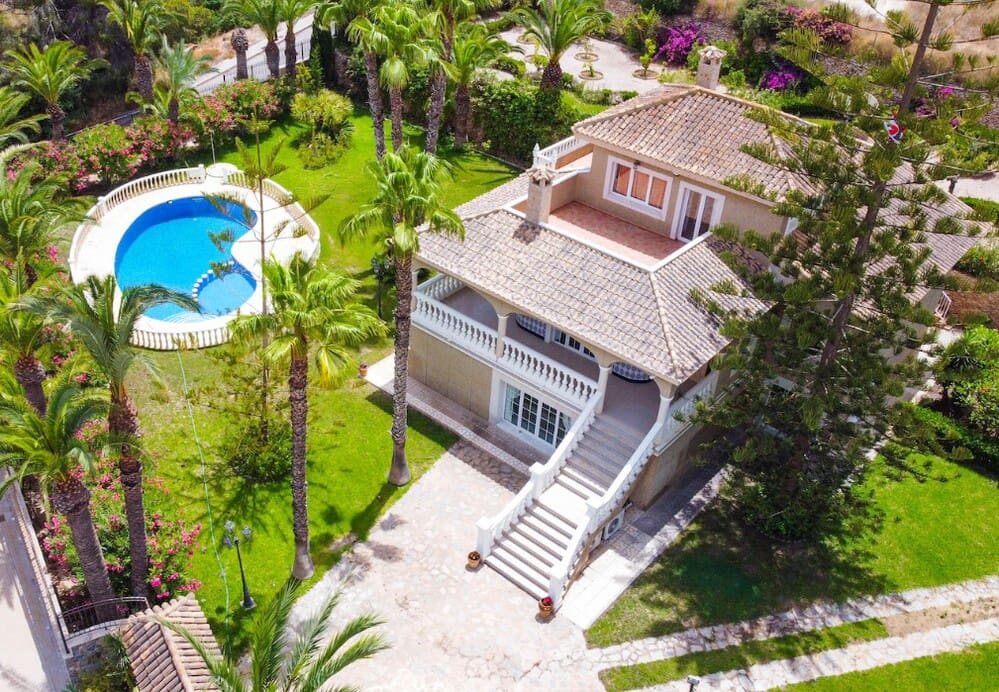 7 bedroom Villa for sale in Orihuela Costa with pool garage - € 1,080,000 (Ref: 10172636)