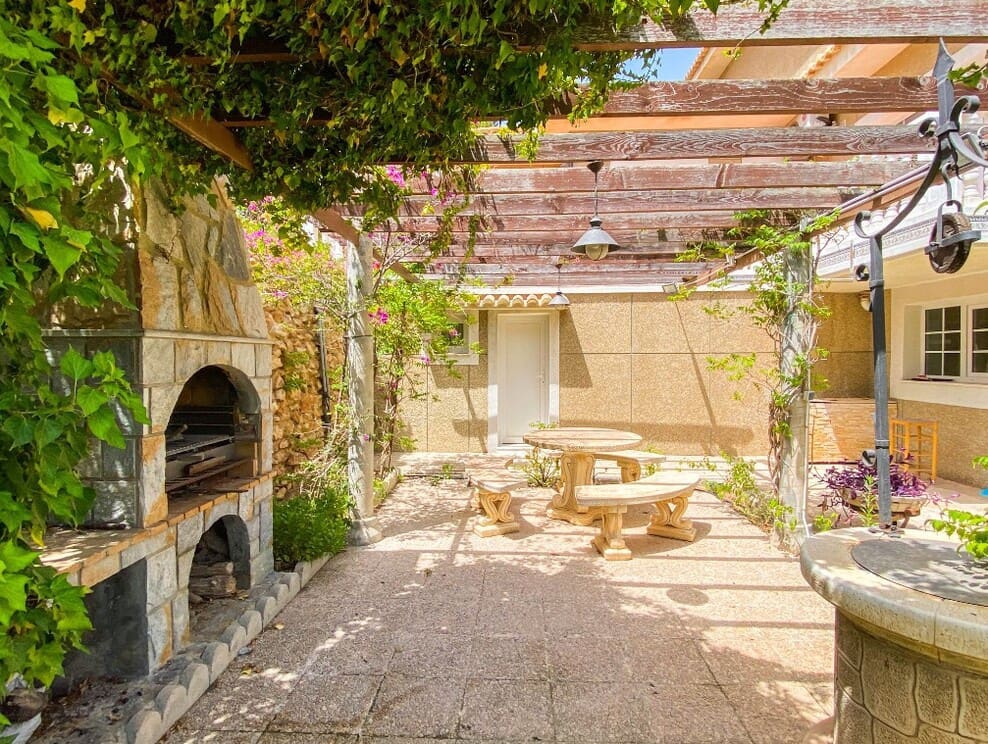 7 bedroom Villa for sale in Orihuela Costa with pool garage - € 1,080,000 (Ref: 10172636)
