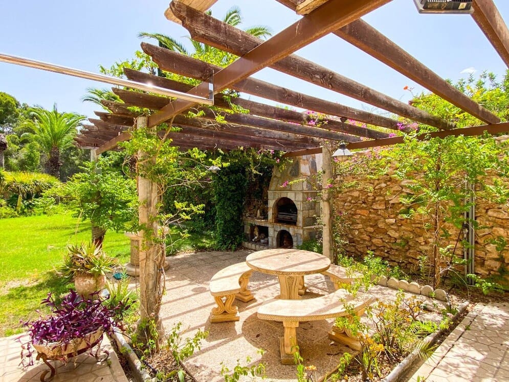7 bedroom Villa for sale in Orihuela Costa with pool garage - € 1,080,000 (Ref: 10172636)