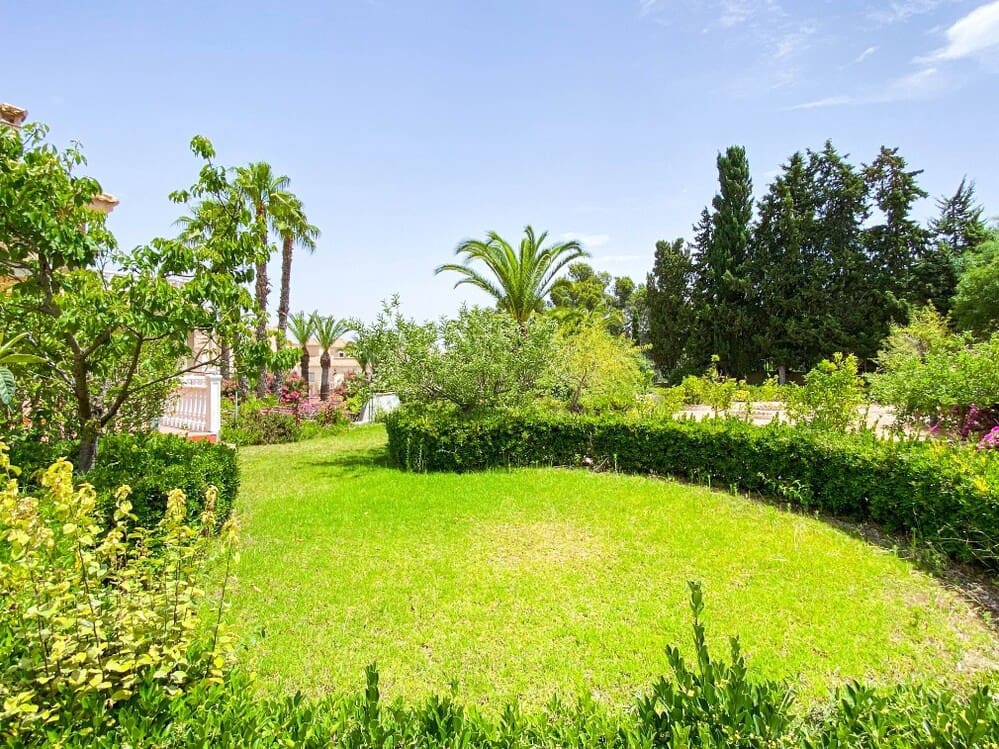 7 bedroom Villa for sale in Orihuela Costa with pool garage - € 1,080,000 (Ref: 10172636)