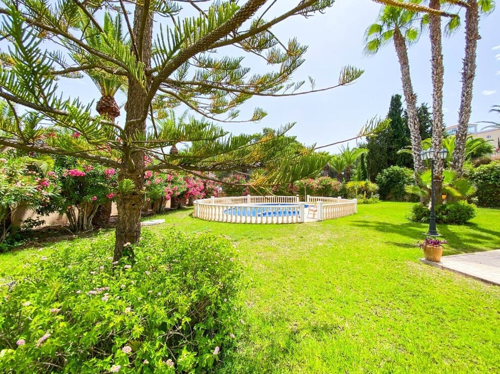 7 bedroom Villa for sale in Orihuela Costa with pool garage - € 1,080,000 (Ref: 10172636)
