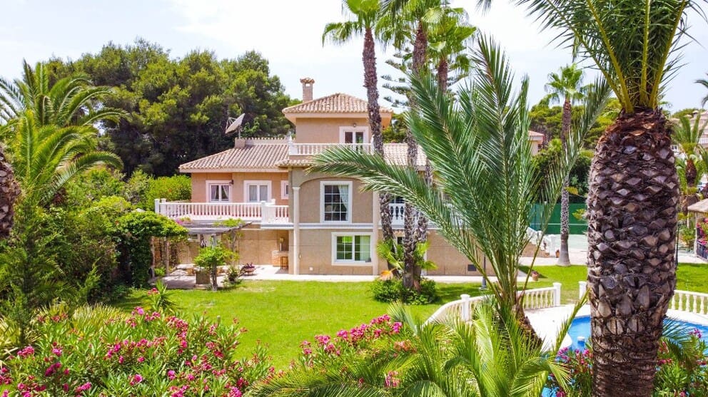 7 bedroom Villa for sale in Orihuela Costa with pool garage - € 1,080,000 (Ref: 10172636)