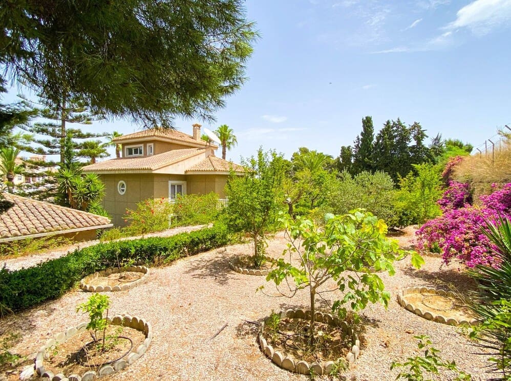 7 bedroom Villa for sale in Orihuela Costa with pool garage - € 1,080,000 (Ref: 10172636)