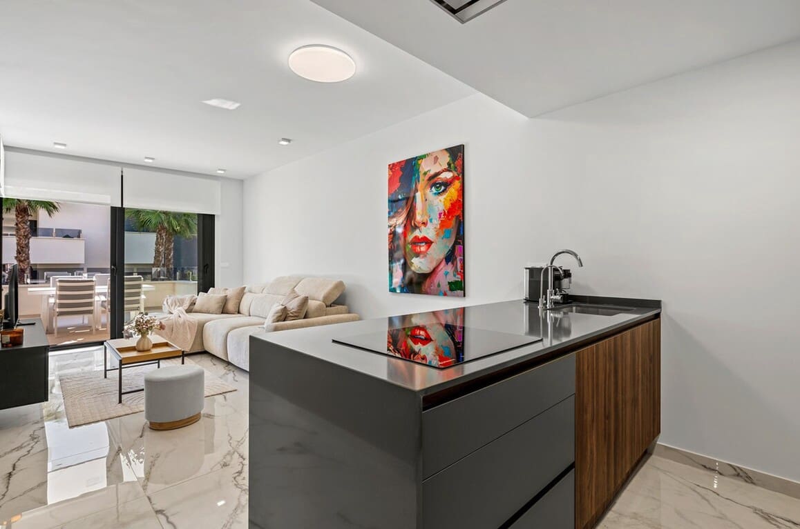 2 slaapkamer Appartement te koop in Los Altos met zwembad garage - € 317.500 (Ref: 10172637)