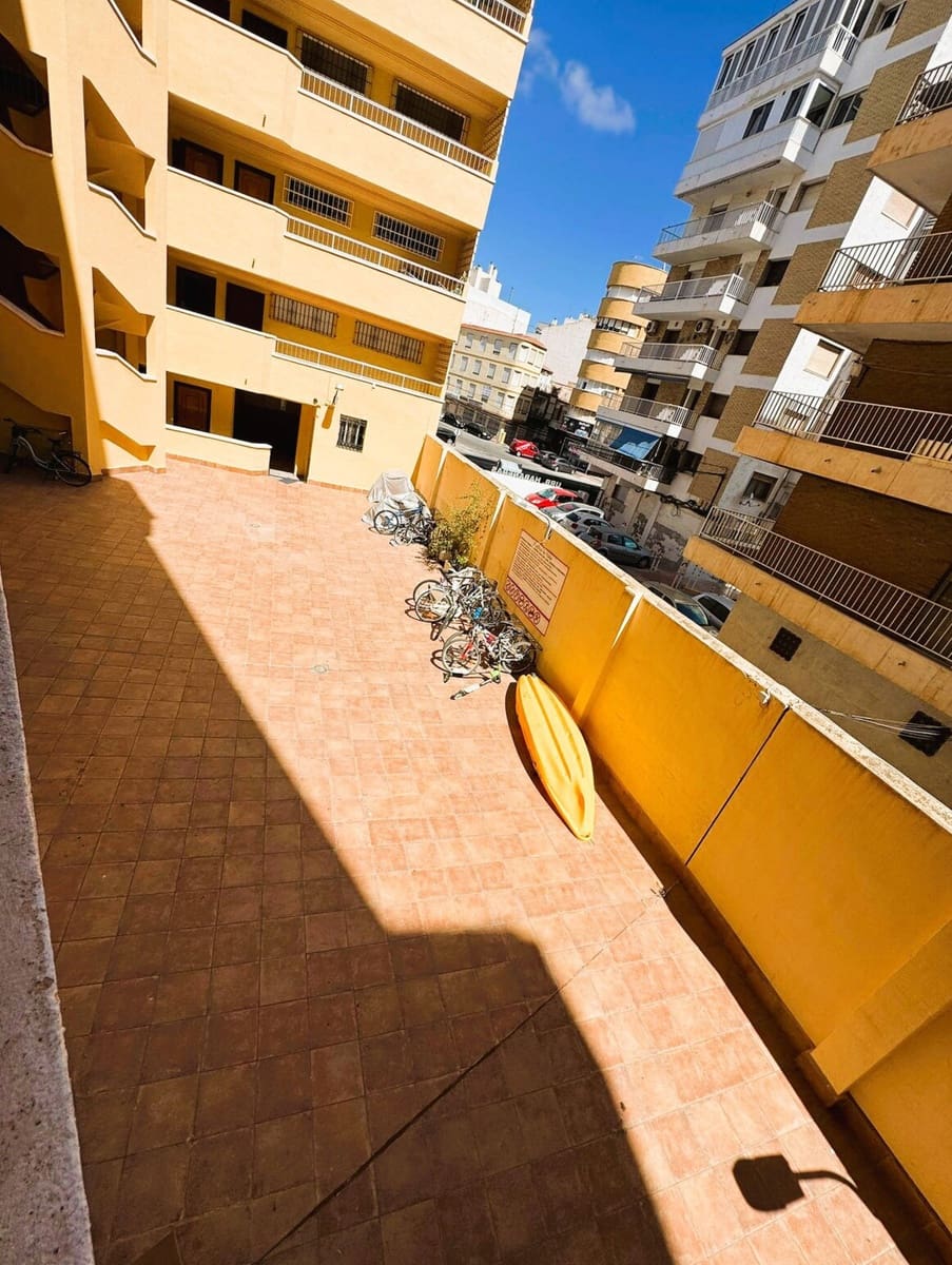 3 soveværelse Lejlighed til salg i Torrevieja med garage - € 239.000 (Ref: 10172638)