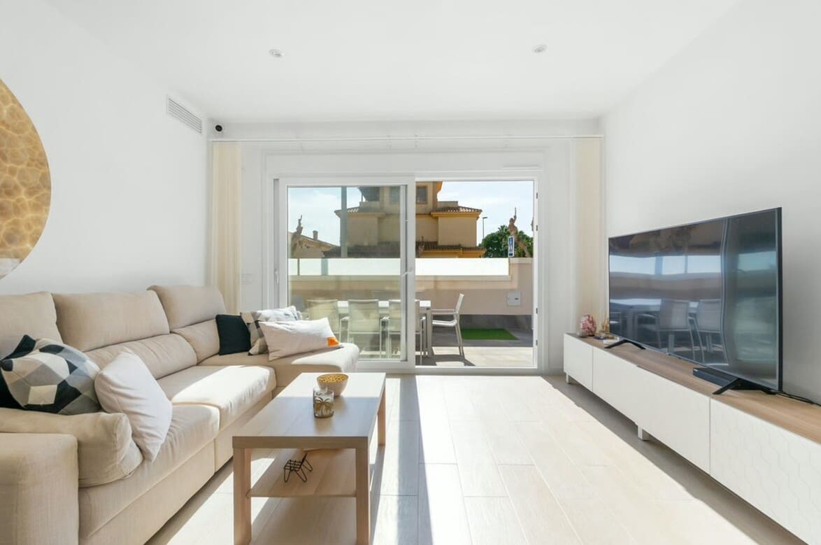3 slaapkamer Villa te koop in Pilar de la Horadada met zwembad garage - € 399.000 (Ref: 10172640)