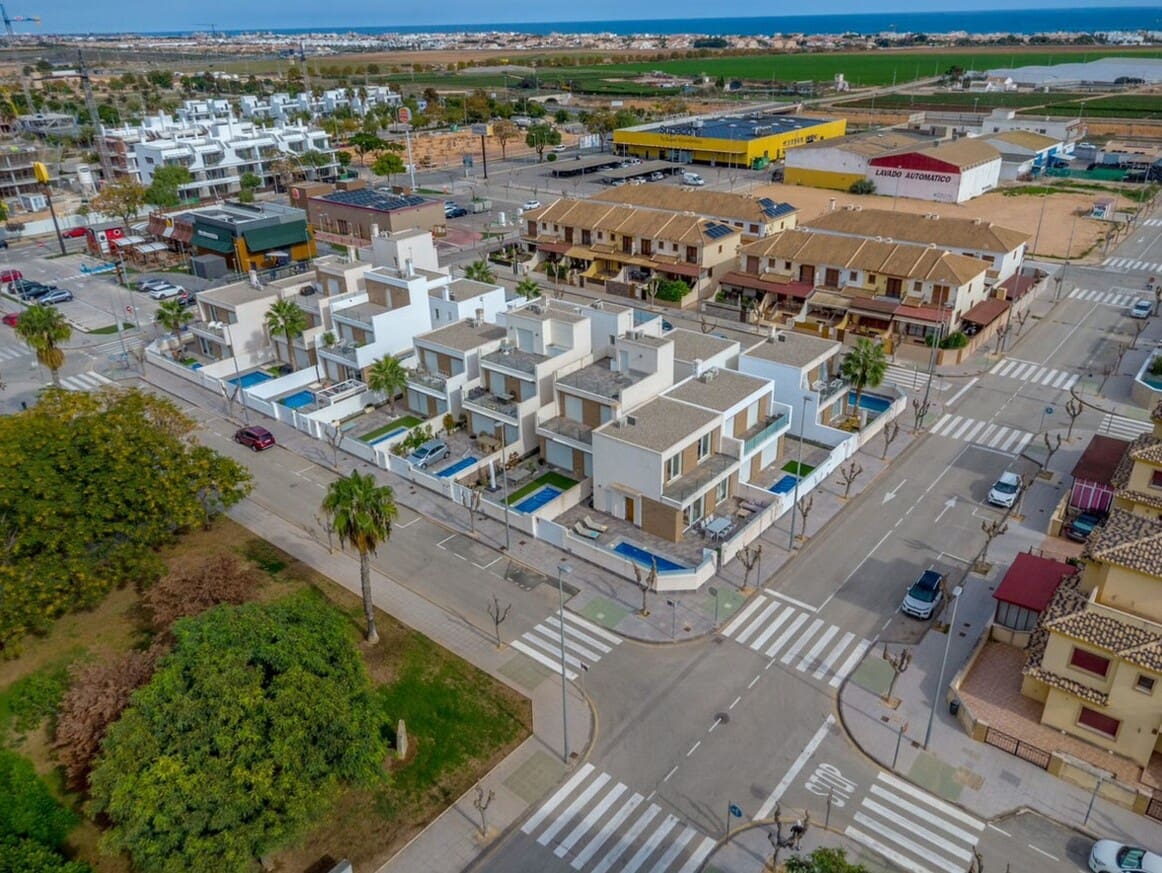 3 slaapkamer Villa te koop in Pilar de la Horadada met zwembad garage - € 399.000 (Ref: 10172640)