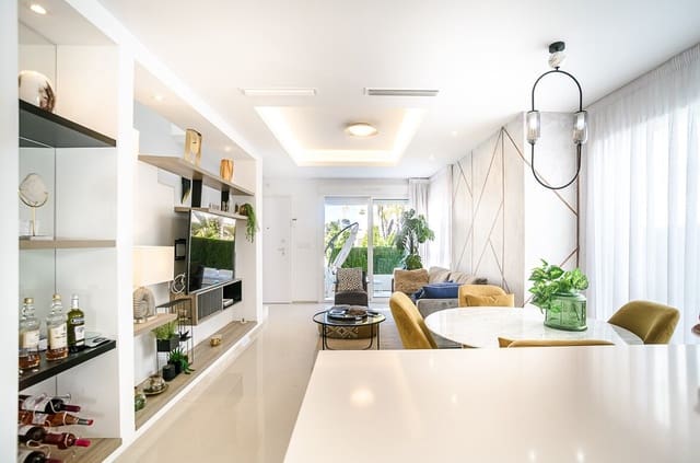 2 soverom Kjedet enebolig til salgs i Ciudad Quesada, Rojales med svømmebasseng garasje - € 379 000 (Ref: 10172643)