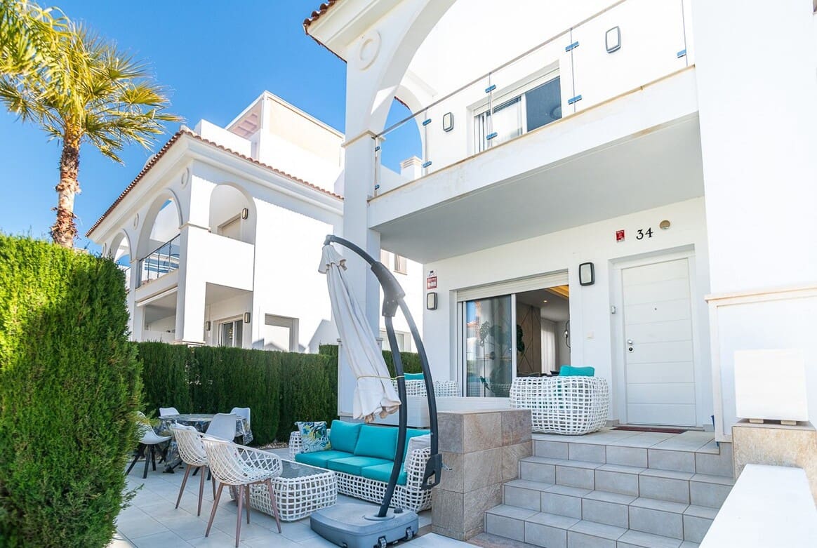 2 sovrum Semi-fristående Villa till salu i Rojales med pool garage - 379 000 € (Ref: 10172643)
