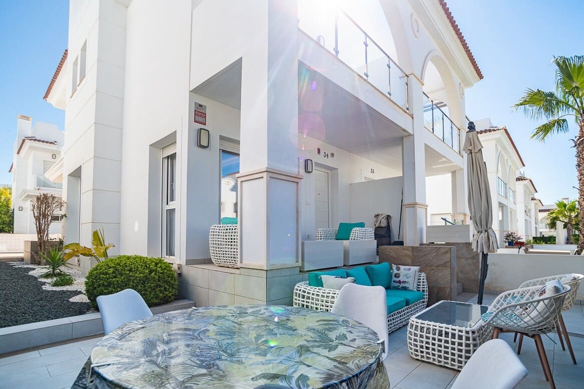 2 sovrum Semi-fristående Villa till salu i Rojales med pool garage - 379 000 € (Ref: 10172643)