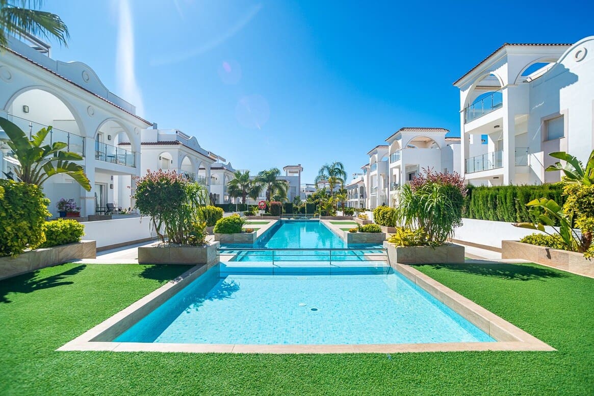 2 sovrum Semi-fristående Villa till salu i Rojales med pool garage - 379 000 € (Ref: 10172643)