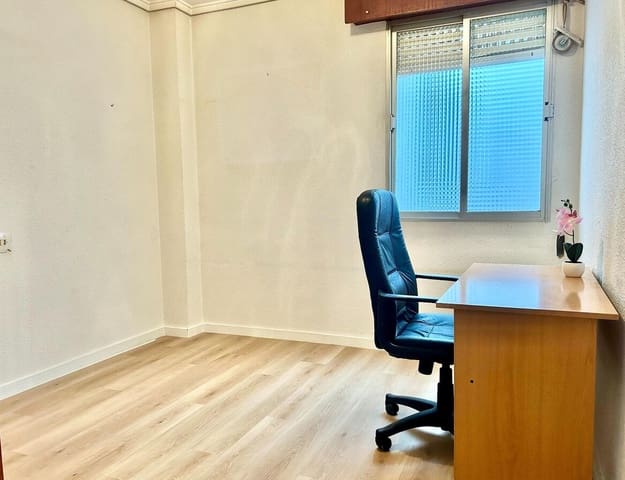 4 Zimmer Apartment zu verkaufen in Puerto Deportivo, Torrevieja - 380.000 € (Ref: 10172646)