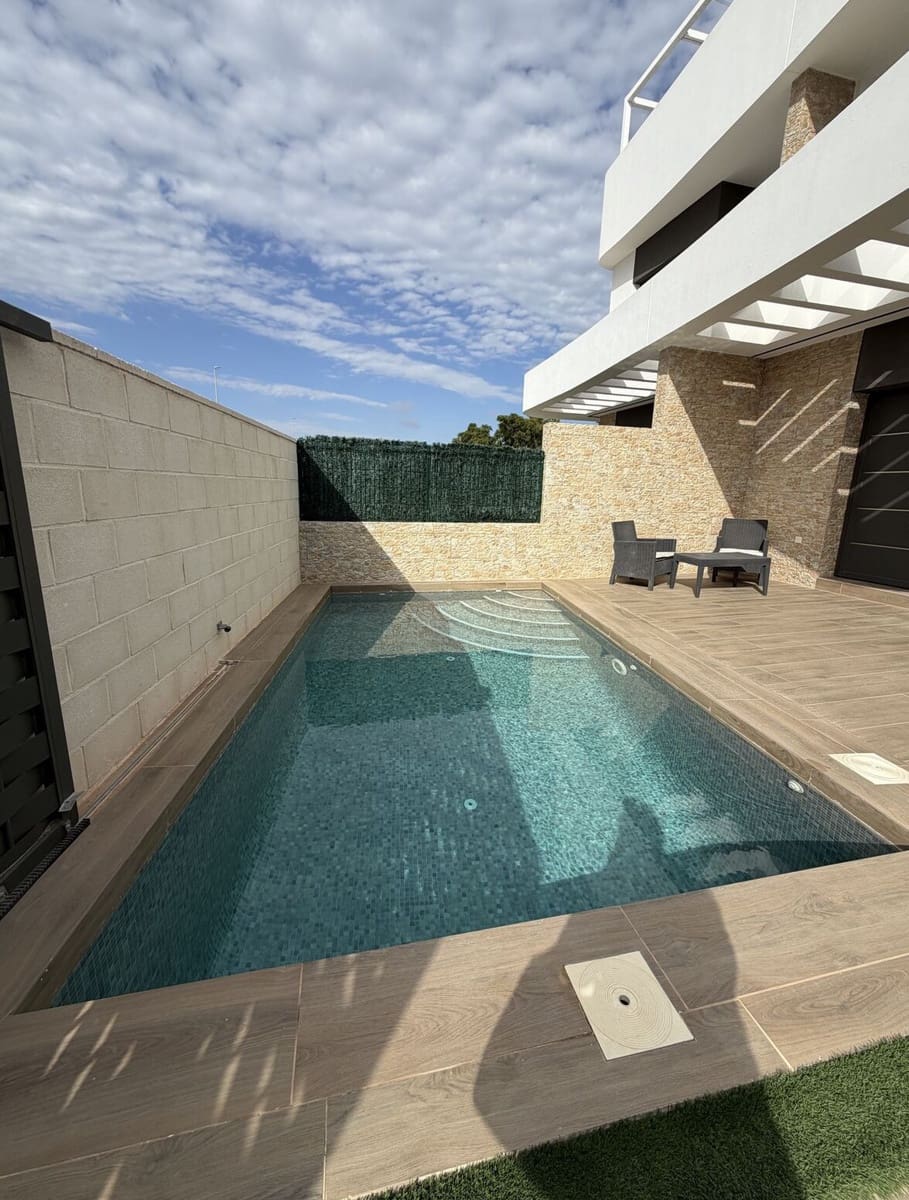 2 soveværelse Villa til salg i Los Montesinos med swimmingpool garage - € 369.000 (Ref: 10172647)