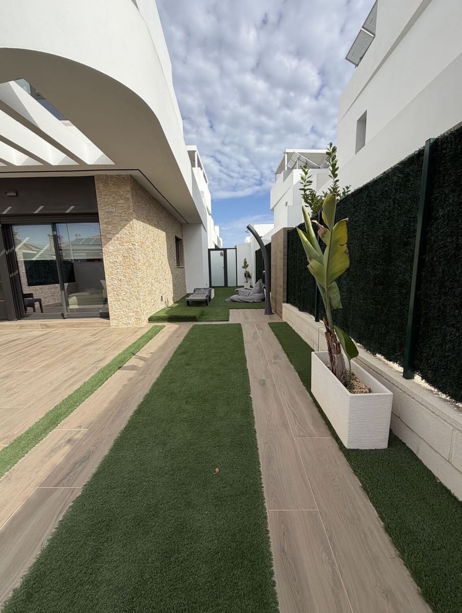 2 soveværelse Villa til salg i Los Montesinos med swimmingpool garage - € 369.000 (Ref: 10172647)