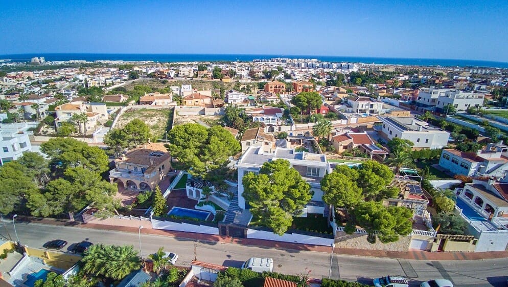 6 soveværelse Villa til salg i Los Balcones med swimmingpool garage - € 850.000 (Ref: 10172648)