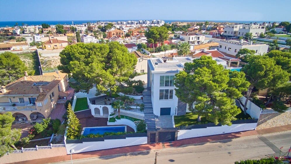 6 soveværelse Villa til salg i Los Balcones med swimmingpool garage - € 850.000 (Ref: 10172648)